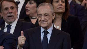 Florentino Perez i-a trimis o scrisoare lui Radu Drăguşin prin omul său de încredere. Cum a semnat-o Real Madrid în 6 cuvinte