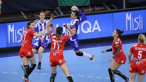 "Messi e Messi, eu sunt Cristina Neagu!" Vedeta naționalei a motivat de ce nu vrea să fie comparată cu starurile din fotbal. Românii pot vota până în 30 mai pentru Cristina în ancheta "handbalista lumii în 2015"