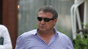 Victor Becali confirmă: "Moți va juca la Siena"