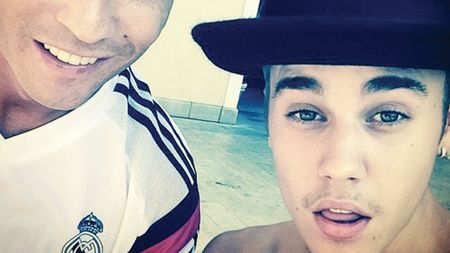 Intrare agresivă a lui Ronaldo pe piața din SUA. Asociere de 400 de milioane de dolari cu Justin Bieber, Floyd Mayweather și Lil Wayne