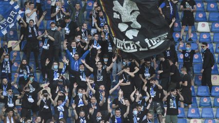 Fanii Universității Craiova, atmosferă incendiară la finala Cupei României! Imagini splendide din tribunele stadionului „Ilie Oană” | FOTO