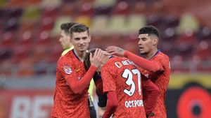 Top 10 cei mai valoroși fotbaliști din Liga 1. Trei jucători de la FCSB sunt pe podium! Cota lui Florinel Coman a scăzut