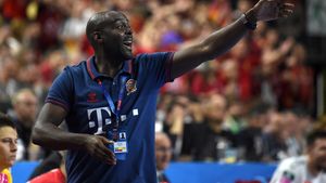 Lovitura de proporții dată de Dinamo a ajuns în cel mai cunoscut cotidian din Spania și va face înconjurul continentului chiar în timpul EURO! Jurnaliștii de la MARCA au aflat totul și dau de înțeles că Liga Campionilor ar putea să ajungă în România: „Aduc în fiecare sezon jucători de top”. SPECIAL