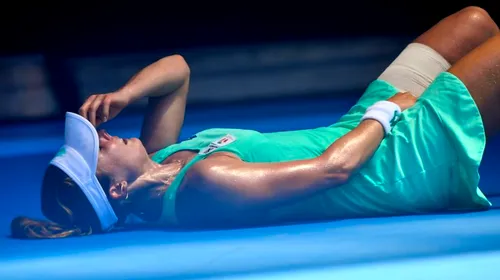 Momente îngrozitoare la Australian Open! VIDEO | A servit, s-a clătinat și a picat. Clipele petrecute într-un meci disputat la 42 de grade Celsius
