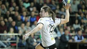 „Au mușcat din tigroaice"! Vâlcea este la un pas să câștige titlul în Liga Națională, după o noapte memorabilă. Cronica meciului retur cu CSM București 