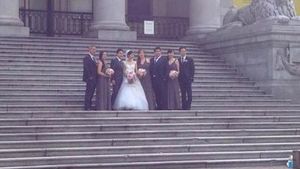 Apariție genială în albumul de nuntă. FOTO - Ce nu a observat nimeni