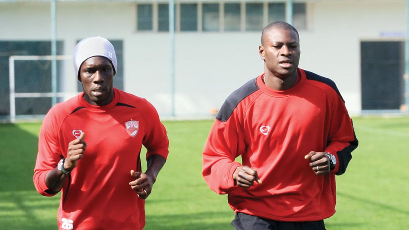 A pus „leii" pe ei!