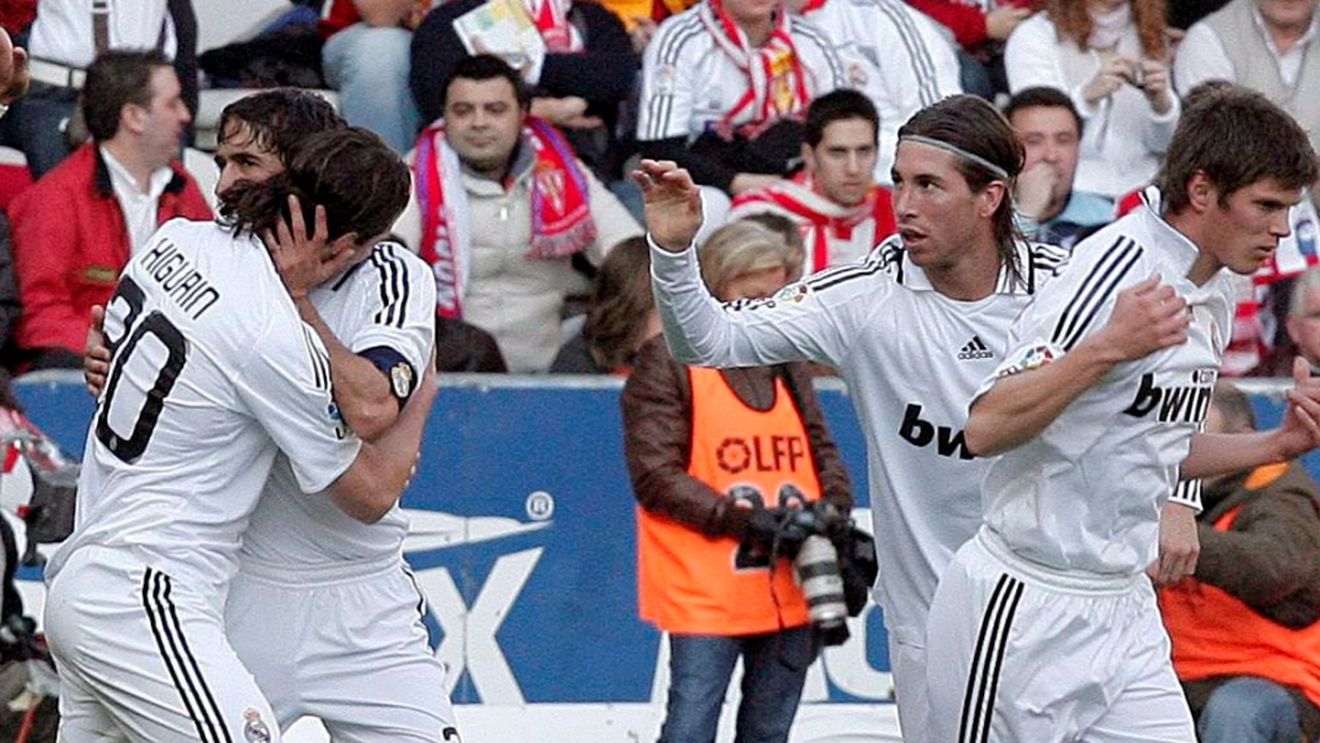 VIDEO / Real Madrid a făcut scor la Gijon! Raul a reușit o "dublă"!