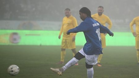 Ronaldinho a încasat o avere ca să facă figurație la Iaşi. Suma e uriaşă, iar organizatorii au rămas cu paguba