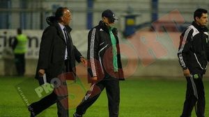 Hizo atacă dur arbitrajul: "A fost măcel, acum 30 de ani se juca așa pe la Minerul Lupeni!** Titlul e la Galați din toamnă"