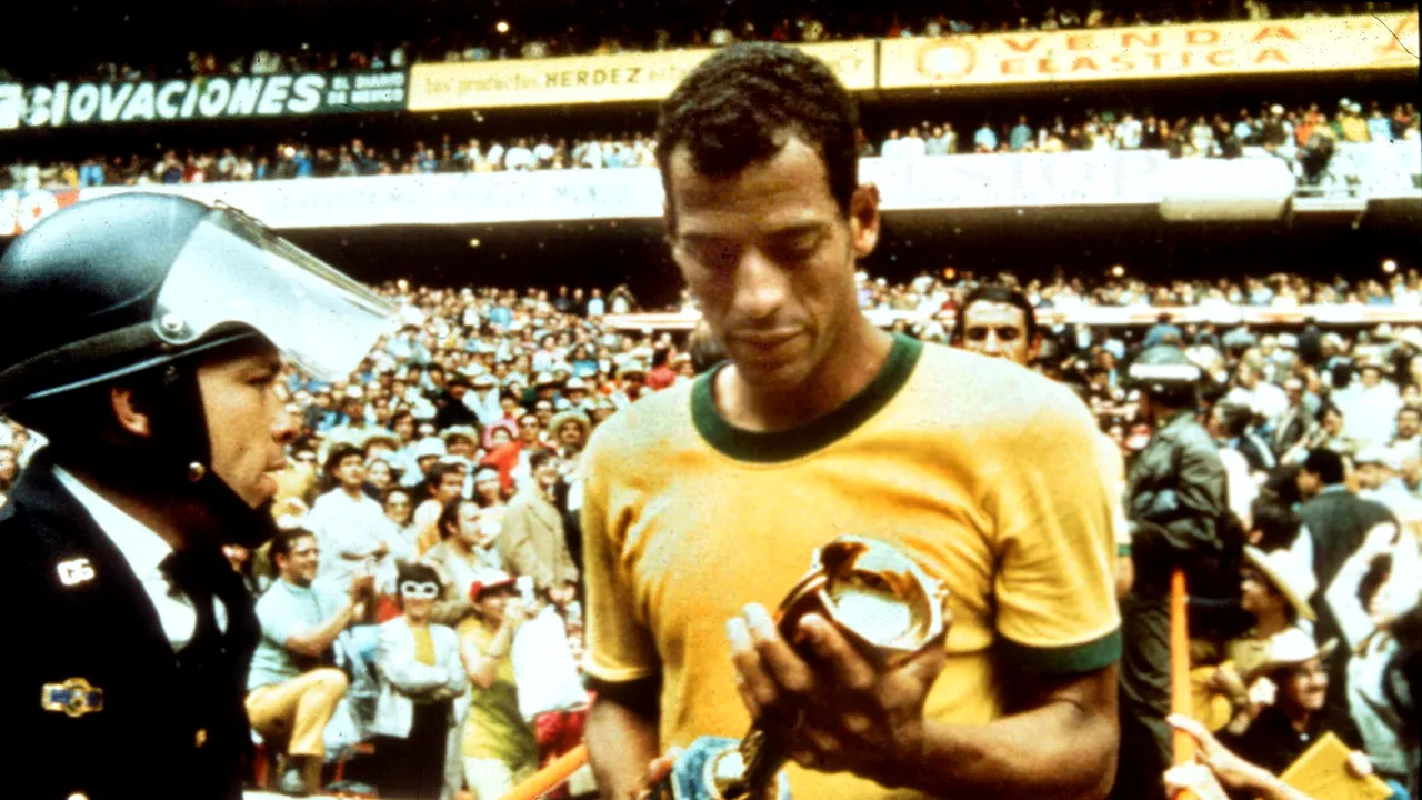 Dramă în fotbalul mondial. Carlos Alberto, căpitanul Braziliei din 1970, a murit la 72 de ani