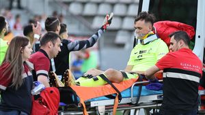 Ultimele informații despre starea de sănătate a lui Luca Mihai, băgat în spital de Homawoo la Dinamo - Poli Iași: „E la ATI! Sunt leziuni destul de grave”. Cornel Șfaițer îl acuză pe Ovidiu Hațegan că a greșit cu rea intenție. EXCLUSIV
