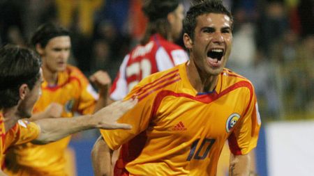 Dialog spumos între Hagi și Mutu:** "Dacă zice nașul, vin la Steaua! Îmi lipsește Champions League, aștept oferta!" 