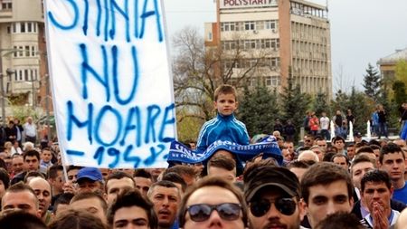 ULTIMA ORĂ‚: Craiova revine în fotbal!** Universitatea se înscrie în sezonul următor, LPF și FRF vor decide în ce ligă va juca! Cine ar putea fi antrenor