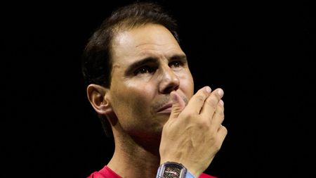 Emoționant! Ce omagiu i-a fost adus lui Rafael Nadal, în timp ce juca ultimul meci din carieră. VIDEO