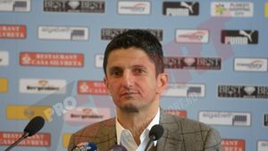 Răzvan Lucescu, înainte de Petrolul - Astra: "Pot apărea modificări de ultimă oră în alcătuirea primei echipe"