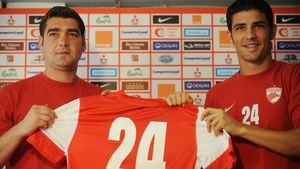 Srdjan Luchin, prezentat oficial la Dinamo! "Mă bucur că am ajuns aici!" OBIECTIVUL fundașului la noua echipă