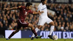 Liverpool vrea un fost jucător al Barcei în locul lui Kuyt!** Fotbalistul care l-a umilit pe Neymar ar putea bloca Realul!