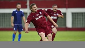 EXCLUSIV | Noi detalii despre starea lui Dănuț Lupu: "Era negru la față când a ajuns la spital. Prognosticul este imprevizibil". Fostul fotbalist are dublă pneumonie și e internat la Spitalul "Matei Balș"