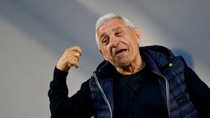 Ireal! Giovanni Becali a cerut un salariu de 5 ori mai mare decât i-au oferit catalanii pentru ca fotbalistul român să semneze cu FC Barcelona: „Eu nici nu m-am uitat la contract"