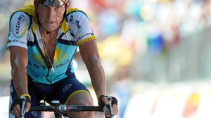 OFICIAL!** O LEGENDĂ‚ a sportului a "murit": Armstrong a pierdut TOT! Interdicție pe viață și rezultatele anulate