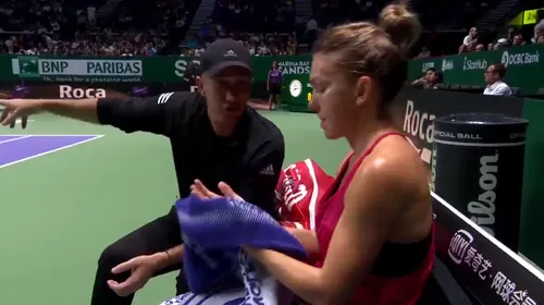 VIDEO | Depășită de situație, Halep a apelat la Darren Cahill în timpul meciului! Discursul australianului a schimbat tot jocul Simonei: „Încearcă să…”