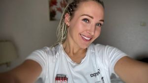 Înlocuitoarea Crinei Pintea de la națională a fost la Vocea României după ce a fost naturalizată, știe 5 limbi străine, și va evolua la Trofeul Carpați la handbal feminin. „Fratele meu a fost rănit în Ucraina”. EXCLUSIV