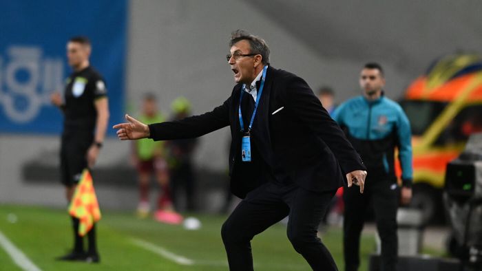 Universitatea Craiova i-a chemat pe cei care „au băgat Rapidu'-n B" să prefaţeze derby-ul cu giuleştenii