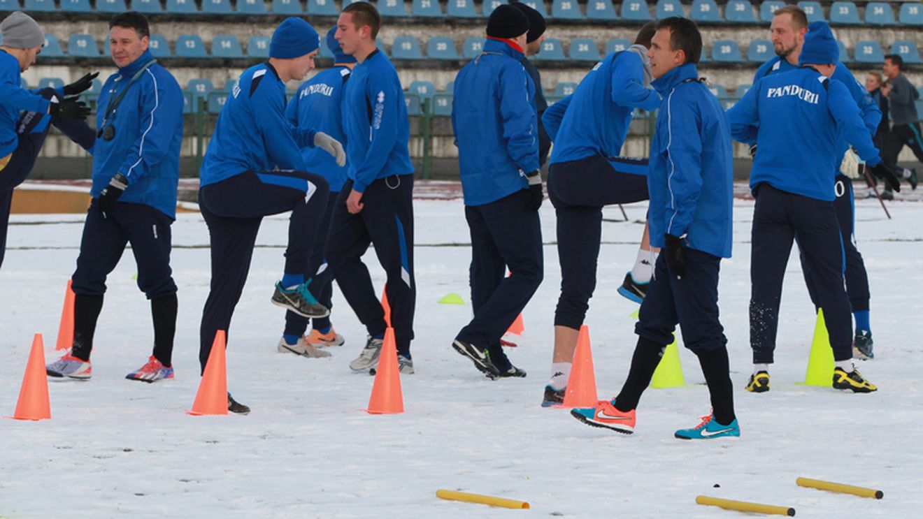 Edi Iordănescu, simpatizat de jucătorii de la Pandurii. Mihai Roman: "Noul antrenor e apropiat de vârsta noastră și avem o relație foarte bună"