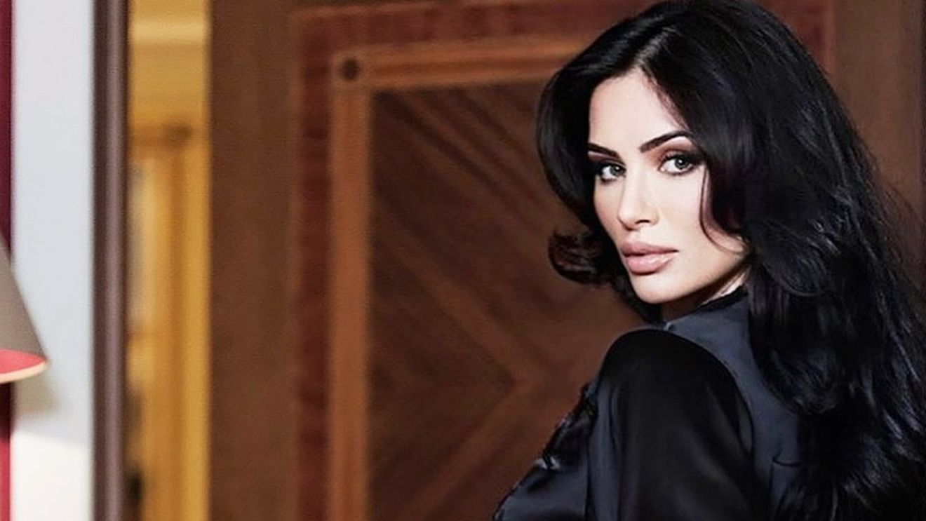 Ce nume au ales pentru băiatul lor românca despre care s-a spus că s-a iubit cu câțiva fotbaliști de top și afaceristul cu o avere de peste 800.000.000 de euro! Așa ceva nu ai mai auzit vreodată până acum