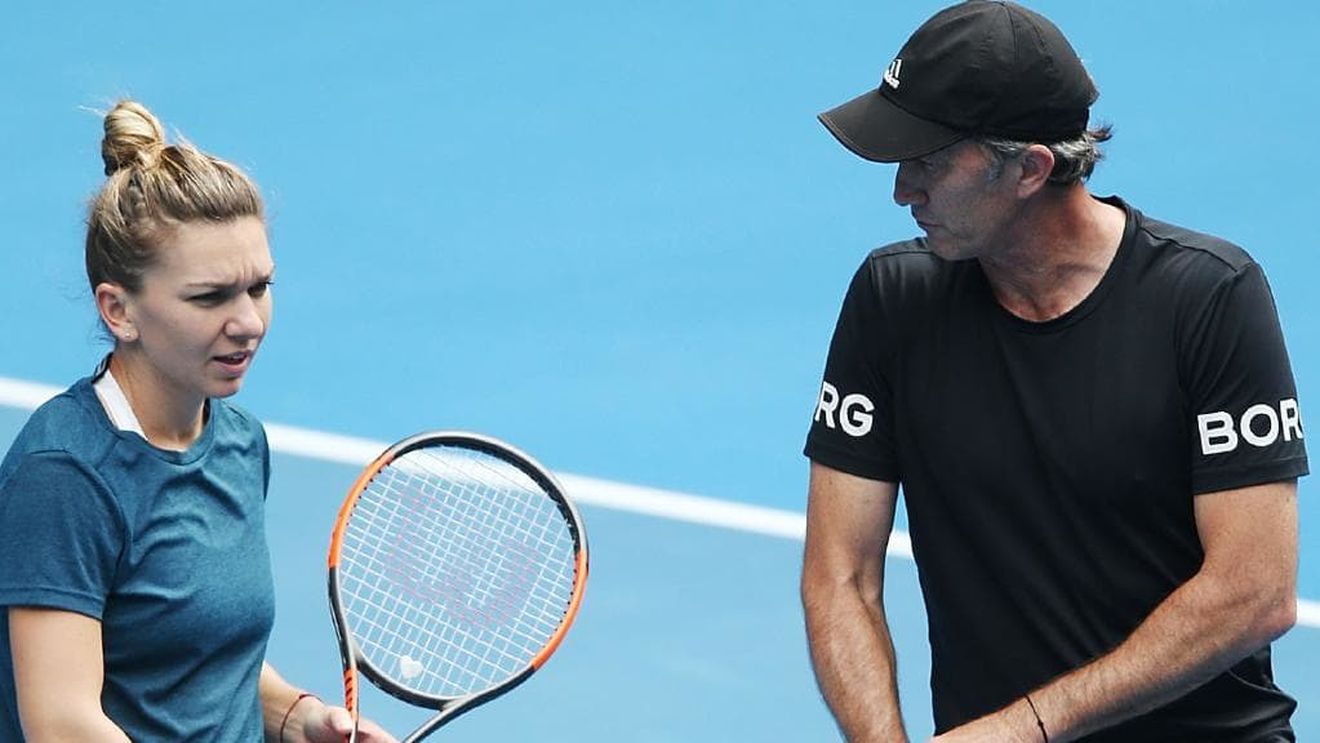 Halep i-a răspuns iritată antrenorului în timpul "sfertului" de la Indian Wells! Dialogul tensionat dintre Simona și Darren + explicația jucătoarei: "Mi-am dat seama că nu e în regulă" 