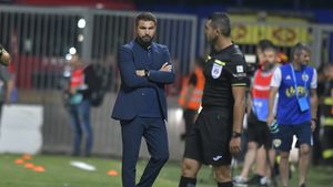 Adi Mutu, băgat în „ședință” de Dan Șucu! Cum au fost surprinși cei doi după ce Rapid a remizat cu CFR Cluj | FOTO