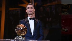 Mesajul lui Ronaldo pentru Messi după ce a fost desemnat cel mai bun jucător al planetei! Cu Balonul de Aur în brațe, portughezul nu i-a uitat nici pe Mbappe și Neymar