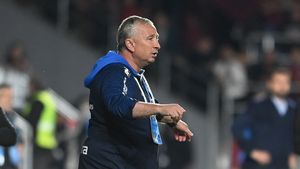 Detalii de ultim moment de la CFR Cluj despre prelungirea contractului cu Dan Petrescu. De ce întârzie antrenorul să semneze și cum s-a schimbat Neluțu Varga: „Nu mai ia decizii la cald!” | VIDEO EXCLUSIV ProSport Live