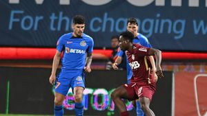 Începe Superliga fără duelul din sezonul trecut: Florinel Coman de la FCSB împotriva lui Philip Otele de CFR Cluj! Atacantul transferat în Arabia Saudită s-a descurcat mai bine în deplasare | SPECIAL