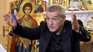 Gigi Becali a înmărmurit când a văzut cu ce a venit Marius Șumudică la el pentru meciul FCSB - Rapid București! Ce a avut în mână antrenorul, pe lângă geaca de 2.000 de euro