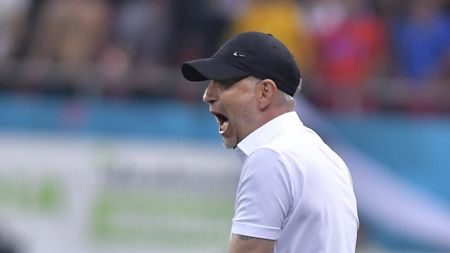 Edward Iordănescu a țipat și a spart tabla din vestiar, după meciul cu Hunedoara! ProSport are mărturia unuia dintre jucătorii de la FCSB | EXCLUSIV