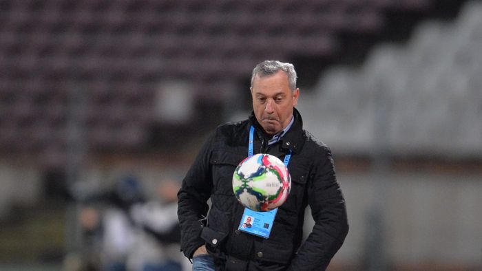 Mircea Rednic rupe tăcerea după plecarea de la Dinamo! Care erau planurile din iarnă? „Acum au șase sau șapte fundași centrali și joacă tot cu Ehmann"