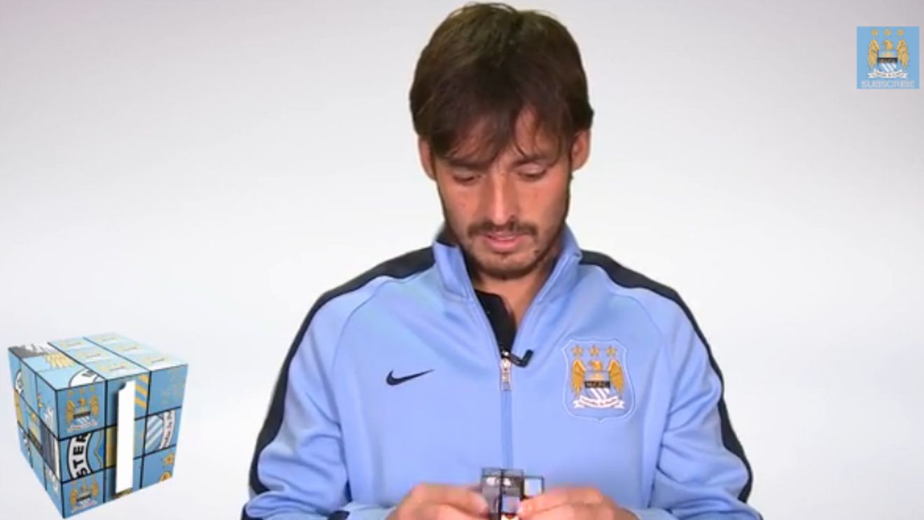 David Silva, "vrăjitor" și în afara terenului. VIDEO | De câte mișcări a avut nevoie spaniolul pentru a rezolva o față a unui cub rubik