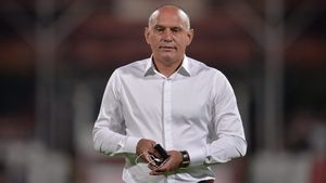 Florin Prunea îi face praf pe dinamoviști și lansează acuzații dure: „Vă garantez că n-au fost testați cu toții pentru coronavirus! Au dat cu pixul să taie și motorina de 200 de euro”