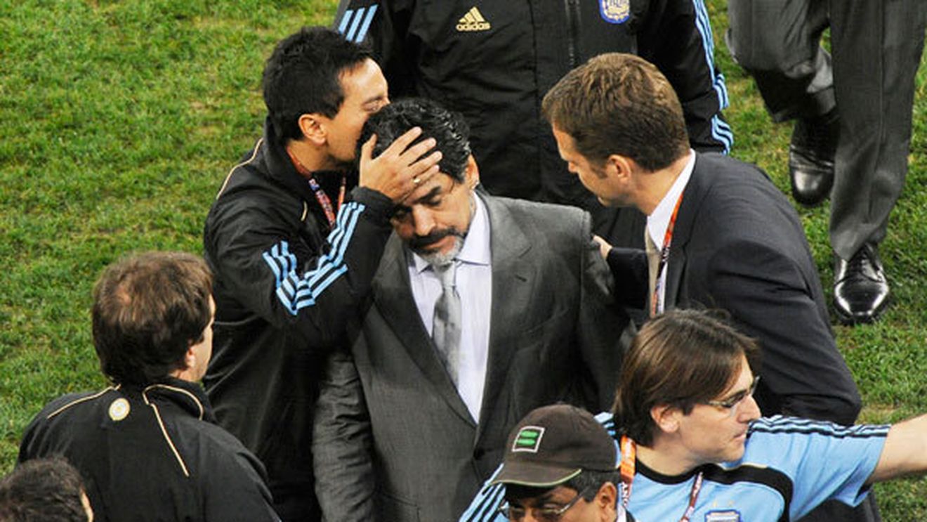 Maradona, aproape de record!:) VIDEO Cele mai umilitoare înfrângeri din istoria Argentinei