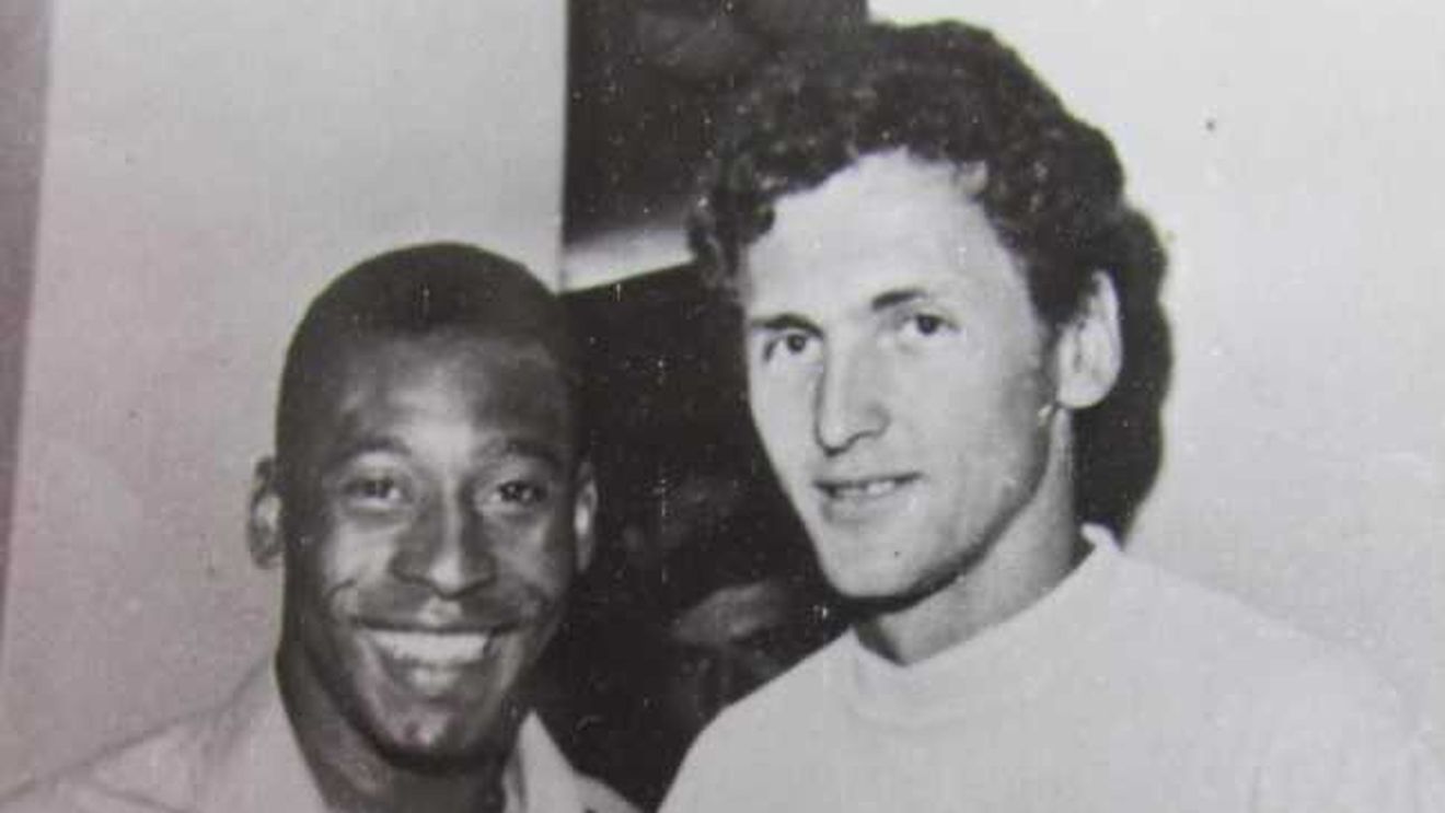 Emeric Dembrovszki, la borna 75! Povestea fabuloasă a fostului fotbalist cu statuie și nume scris incorect decenii la rând: „Mircea Lucescu mi-a spus clar”