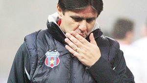 "Lăcătuș rămâne la echipă!"