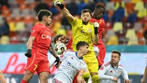 Transferul surprinzător din Superliga! Atacantul român e la un pas să semneze cu locul 4 din Israel