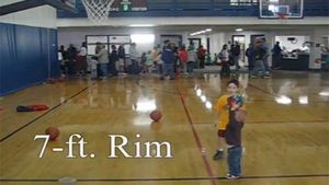 VIDEO de SENZAȚIE!** La nici doi ani împliniți, Titus se recomandă ca o viitoare stea a NBA-ului! Trick-shot-urile care l-au făcut deja celebru