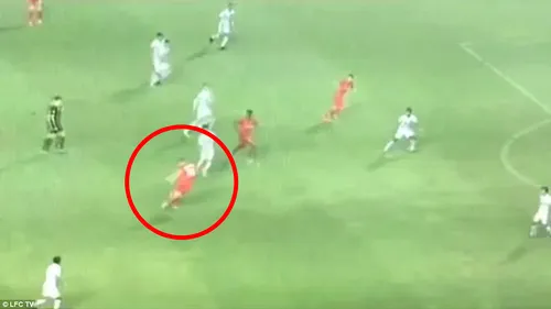 VIDEO | Assist fabulos, din RABONA, reușit de urmașul lui Gerrard la Liverpool! Faza zilei în fotbal