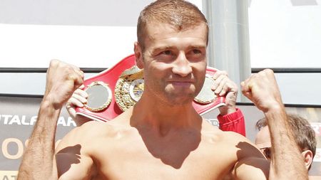 Bute riscă și revine în ring cu un adevărat killer:** Grachev este fost campion mondial la kickboxing și nu a pierdut niciun meci în box! Cine este "Piratul"