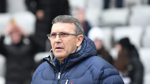 Ce a zis antrenorul Gloriei Buzău, despre terenul „din Alaska” de la partida cu FCSB. Ce gafă au făcut șefii săi: „Am zis de atâtea zile, dar nu m-a ascultat nimeni”