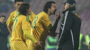 Hizo și Porumboiu au devenit "scouteri"! Caută jucătorii prin cluburi...de noapte :)