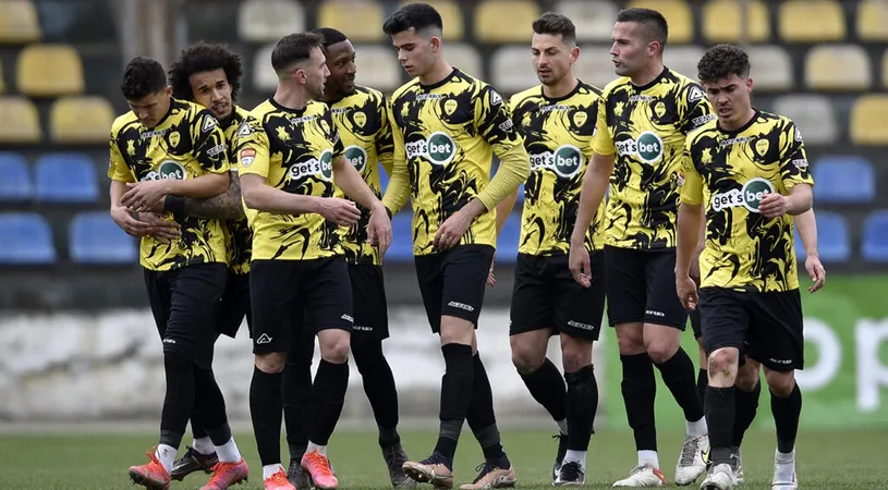 FC Brașov poate rămâne fără doi jucători importanți. Unul are ofertă din Portugalia și e ”mai mămos”, altul ”e greu de ținut”